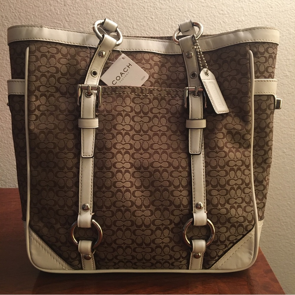 ‼️NWT‼️Coach Signature Tote